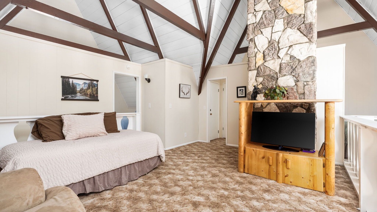 Photo of Bedroom in Sierra Cedars