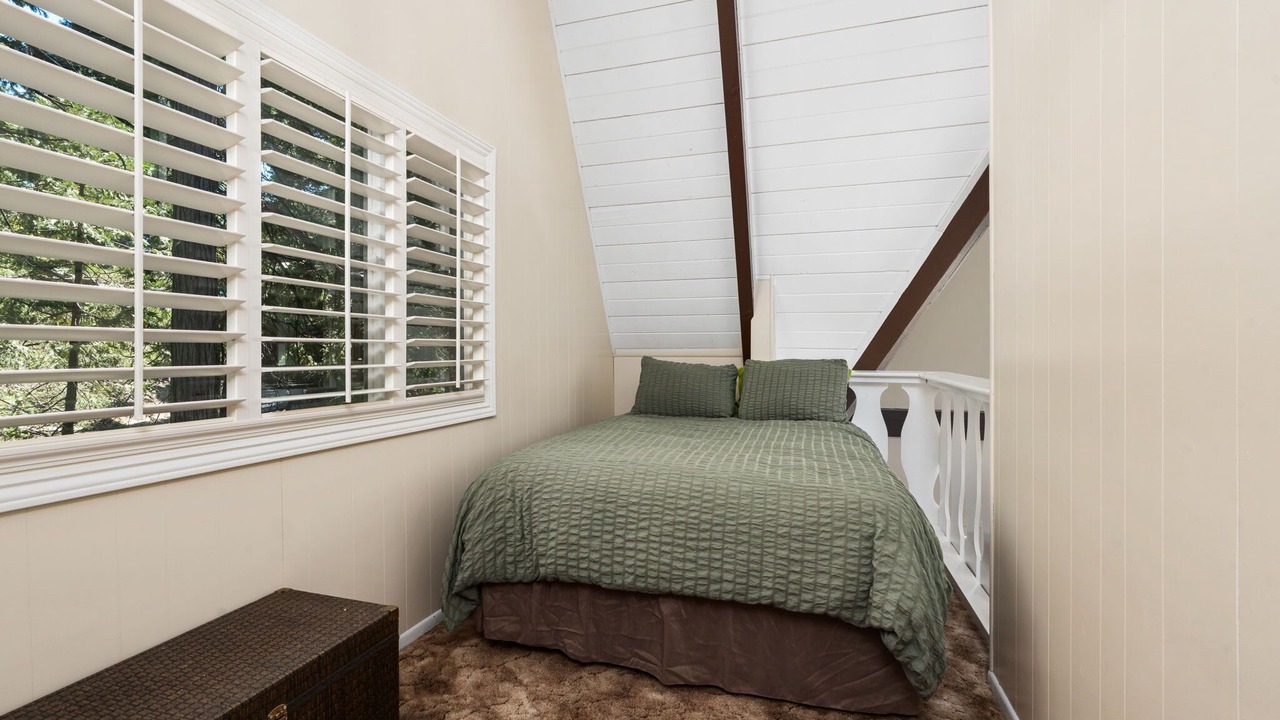 Photo of Bedroom in Sierra Cedars