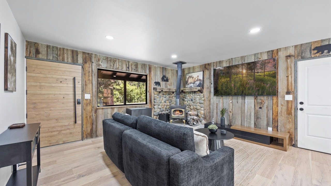 Photo of Livingroom in Mountain View Estates