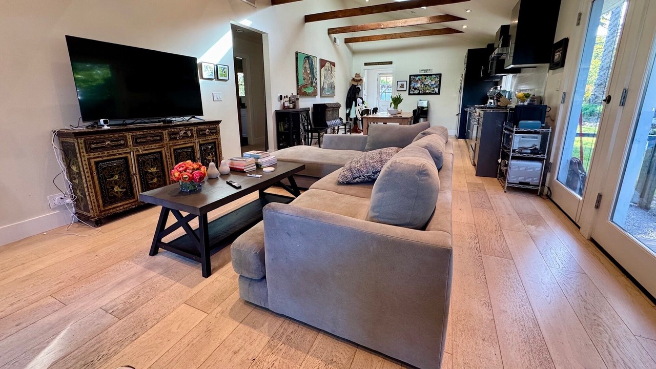 Photo of Livingroom in Oakville