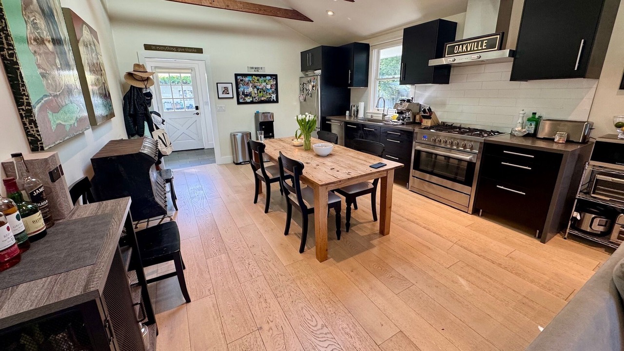 Photo of Kitchen in Oakville