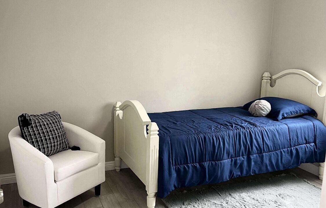 Photo of Bedroom in Oildale