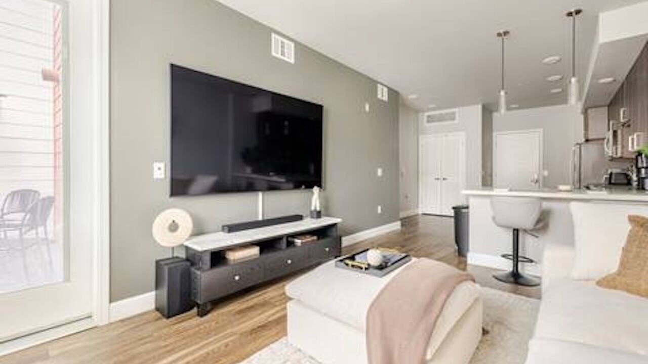 Photo of Livingroom in Downtown Sacramento