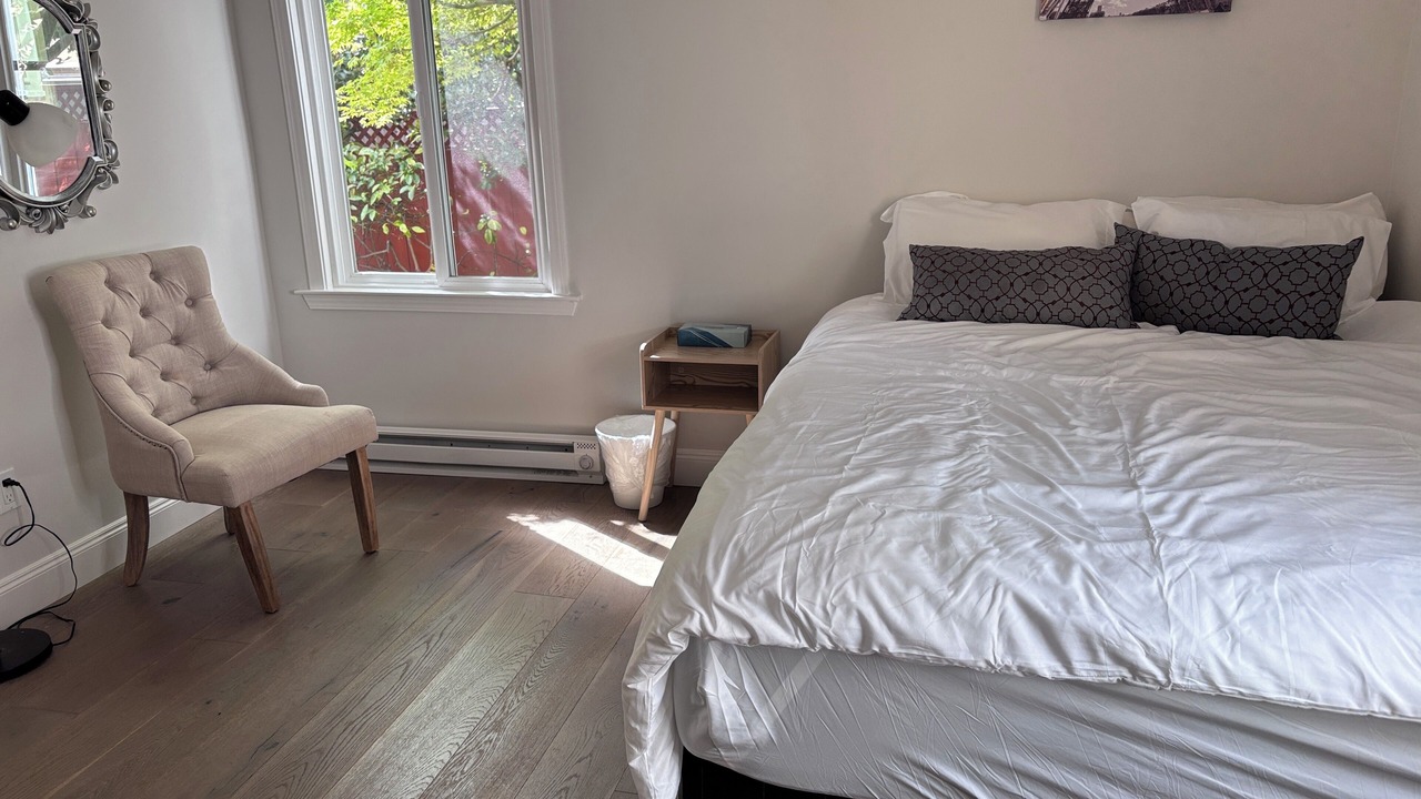 Photo of Bedroom in Burlingame