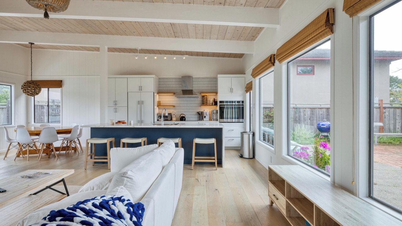 Photo of Livingroom in Stinson Beach