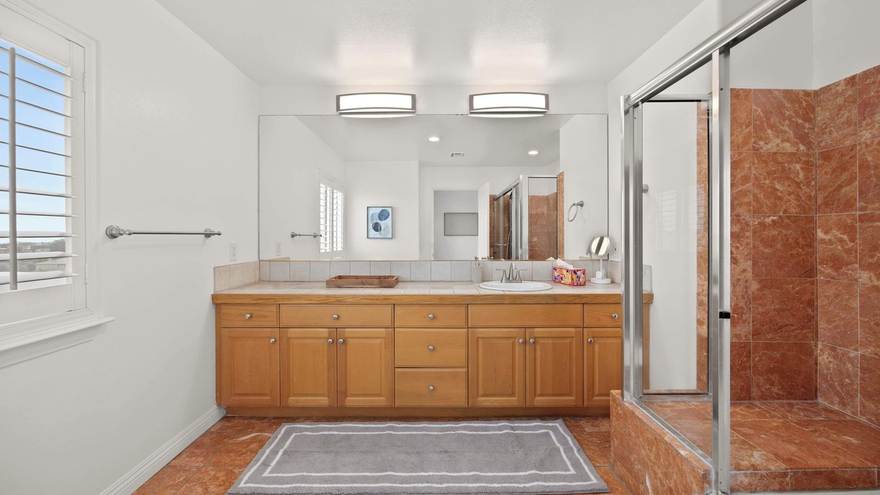Photo of Bathroom in Downtown Los Angeles