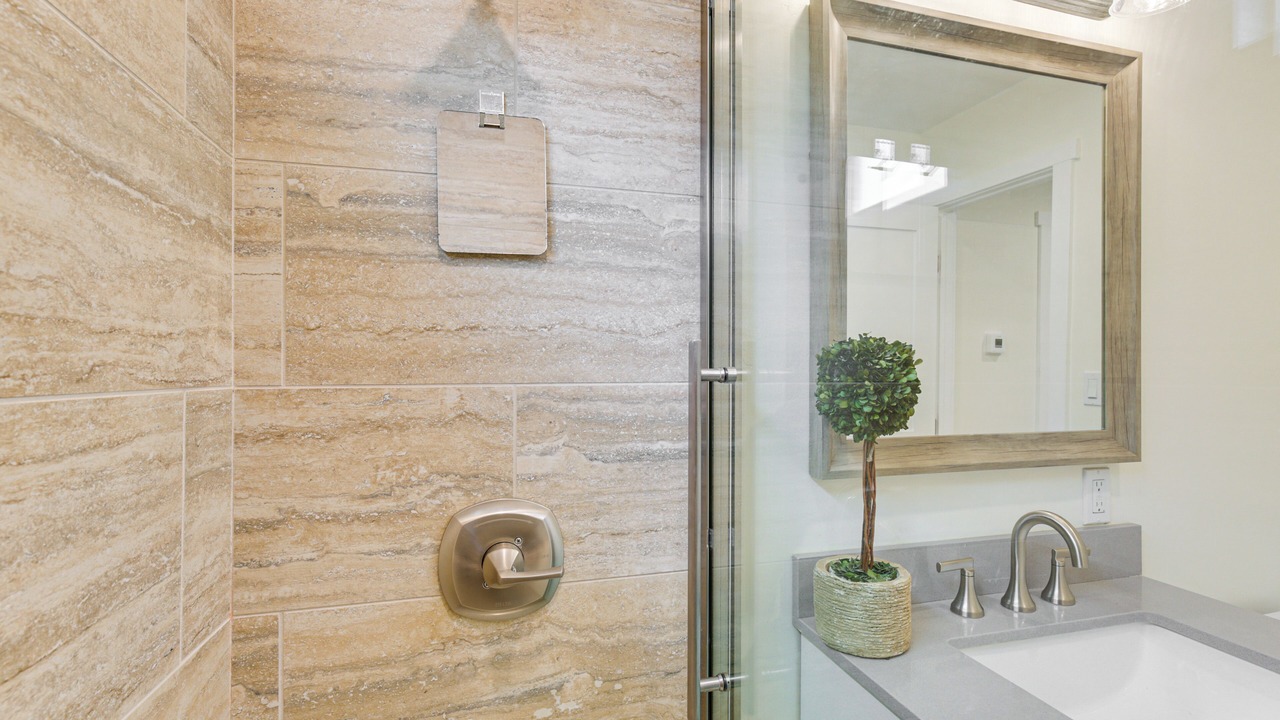 Photo of Bathroom in Lincoln Acres