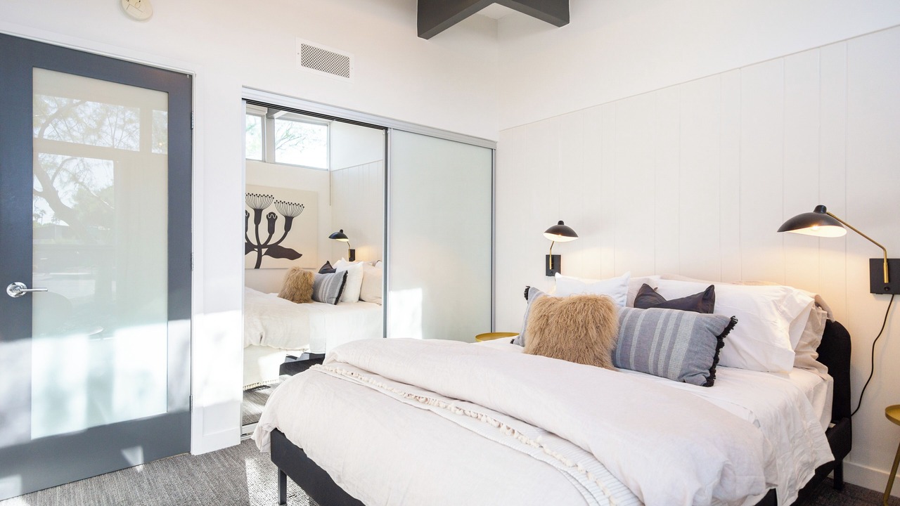 Photo of Bedroom in Racquet Club Estates