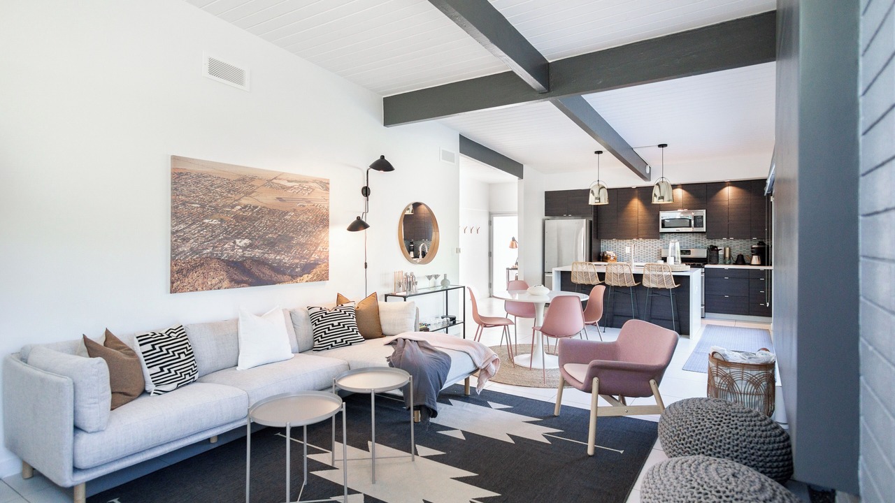 Photo of Livingroom in Racquet Club Estates