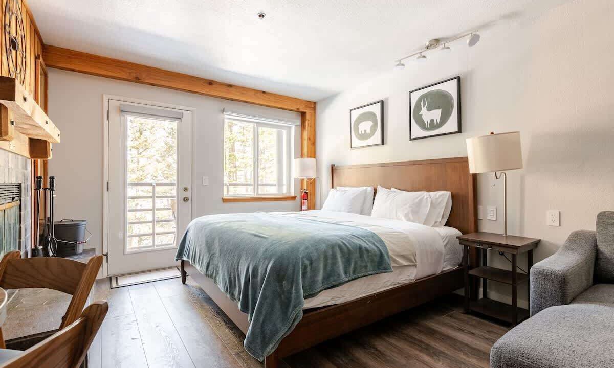 Photo of Bedroom in Kirkwood