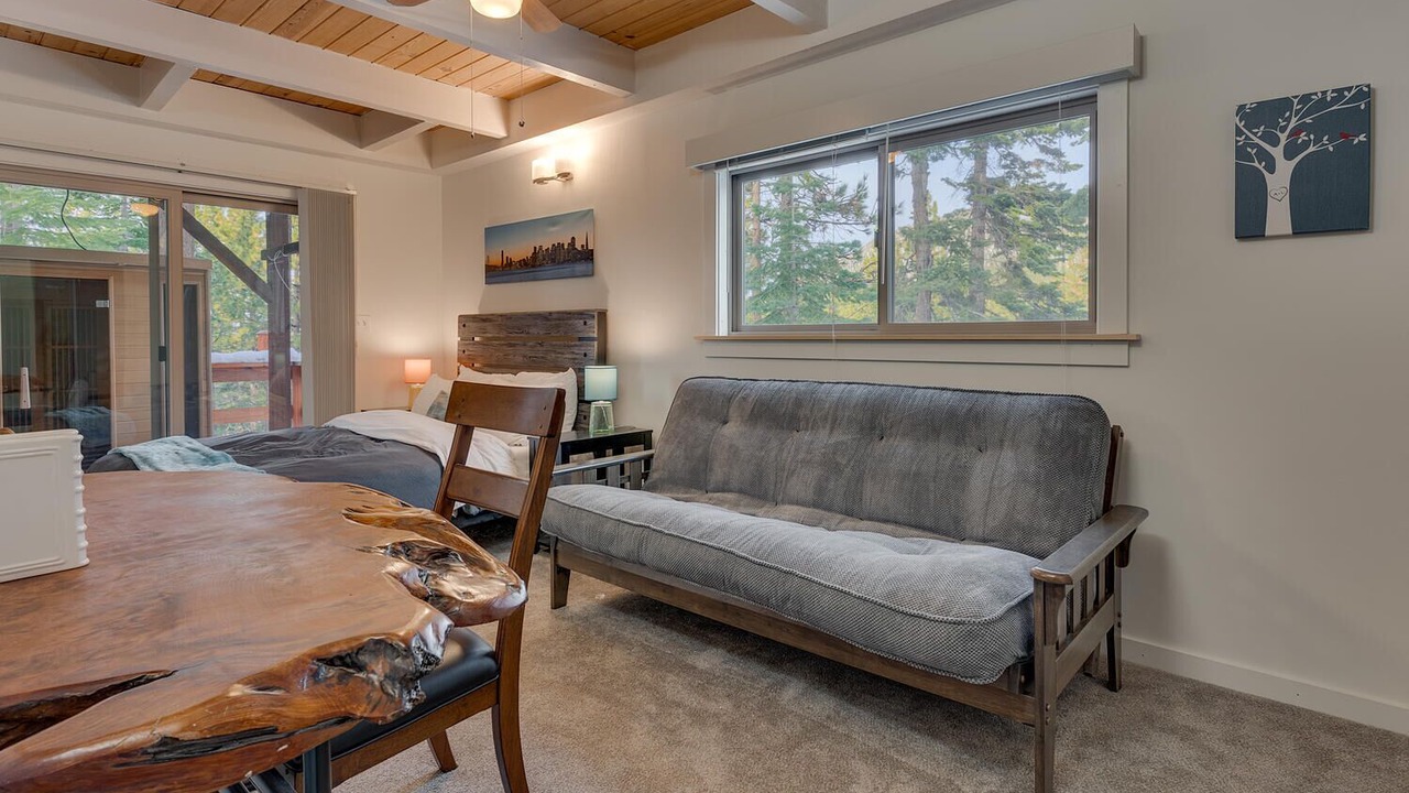 Photo of Livingroom in Montgomery Estates