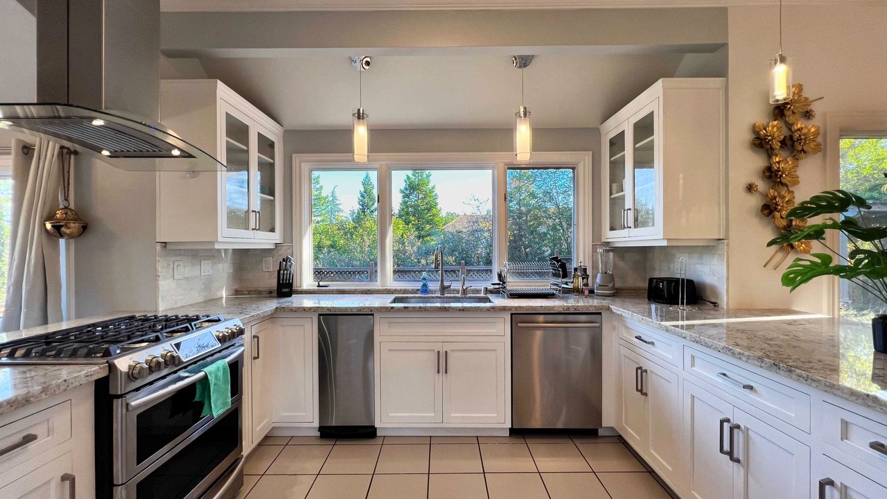 Photo of Kitchen in Los Altos Hills