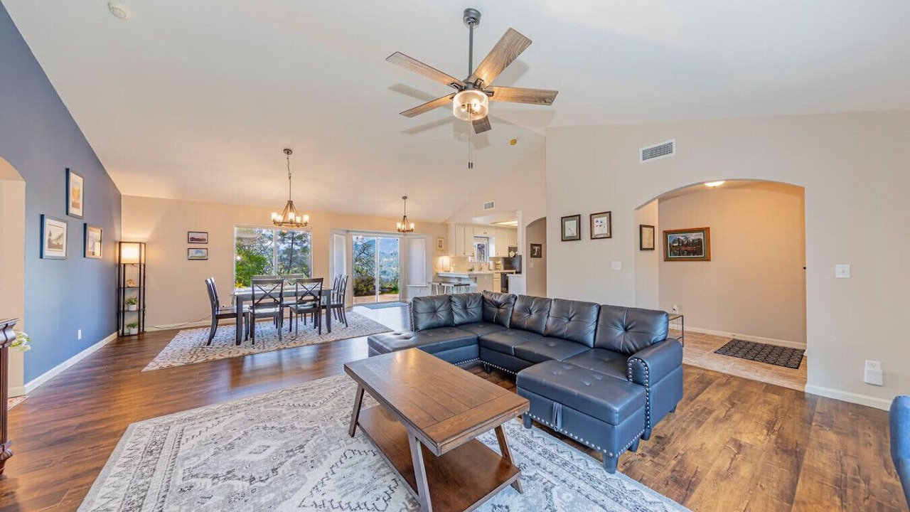 Photo of Livingroom in Coarsegold