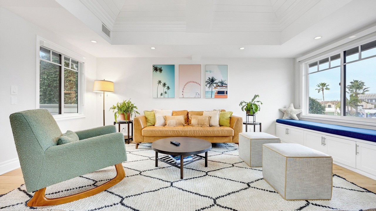 Photo of Livingroom in Balboa Peninsula