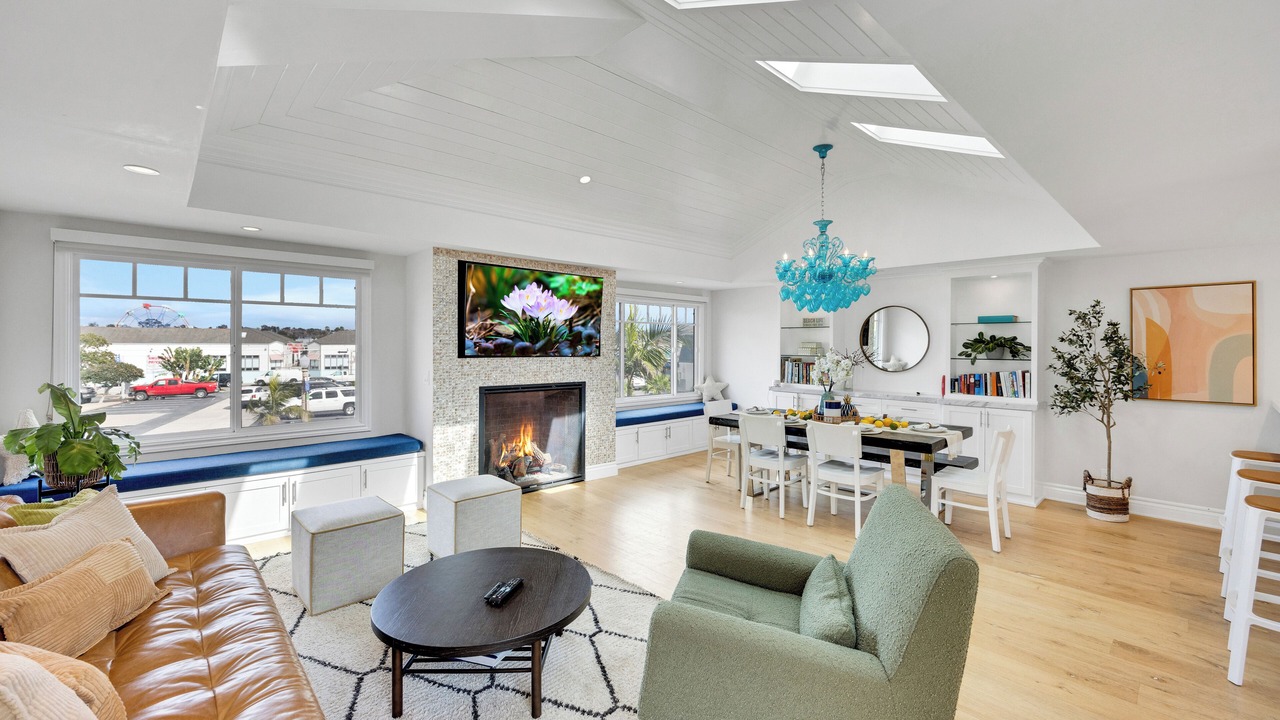 Photo of Livingroom in Balboa Peninsula