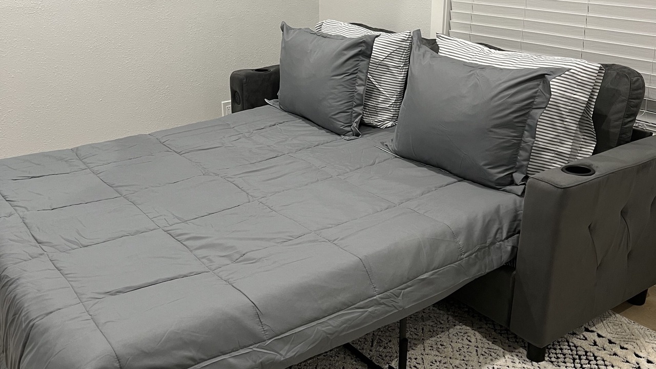 Photo of Bedroom in Pittsburg