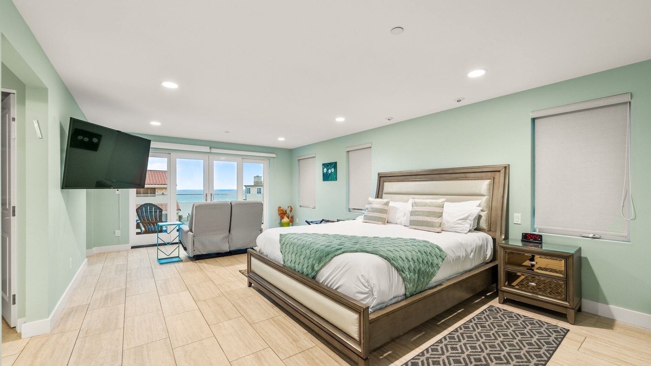 Photo of Bedroom in Hollywood Beach