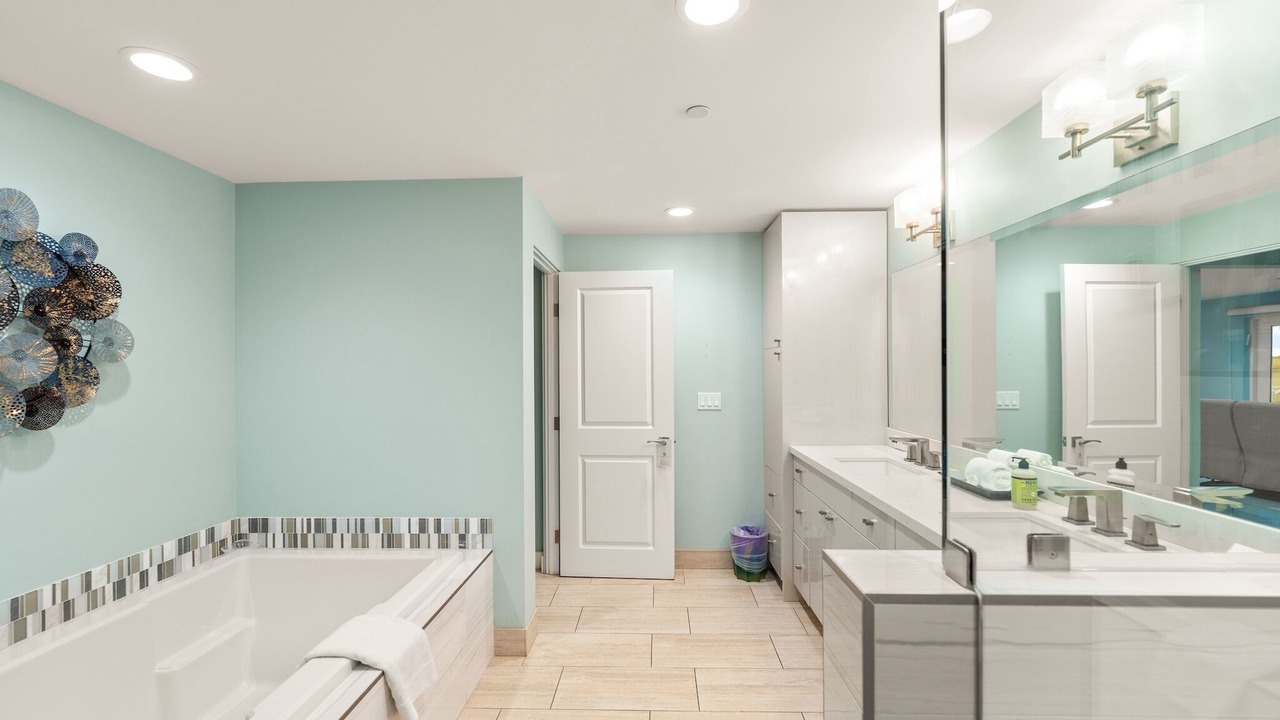 Photo of Bathroom in Hollywood Beach