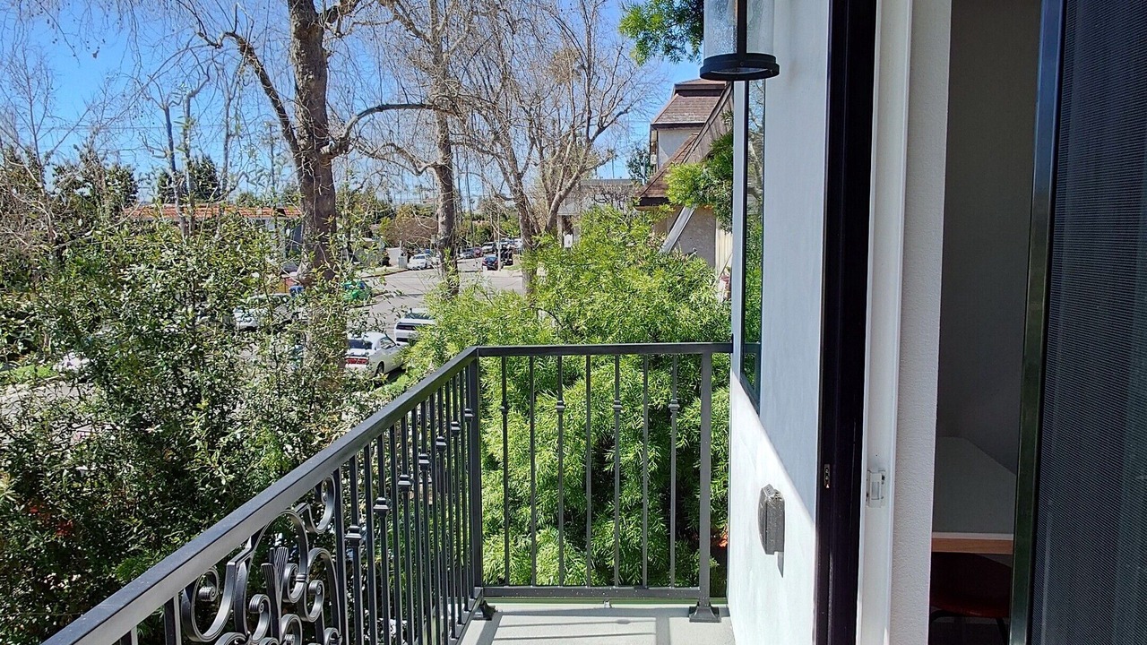Photo of Patio Balcony in Van Nuys