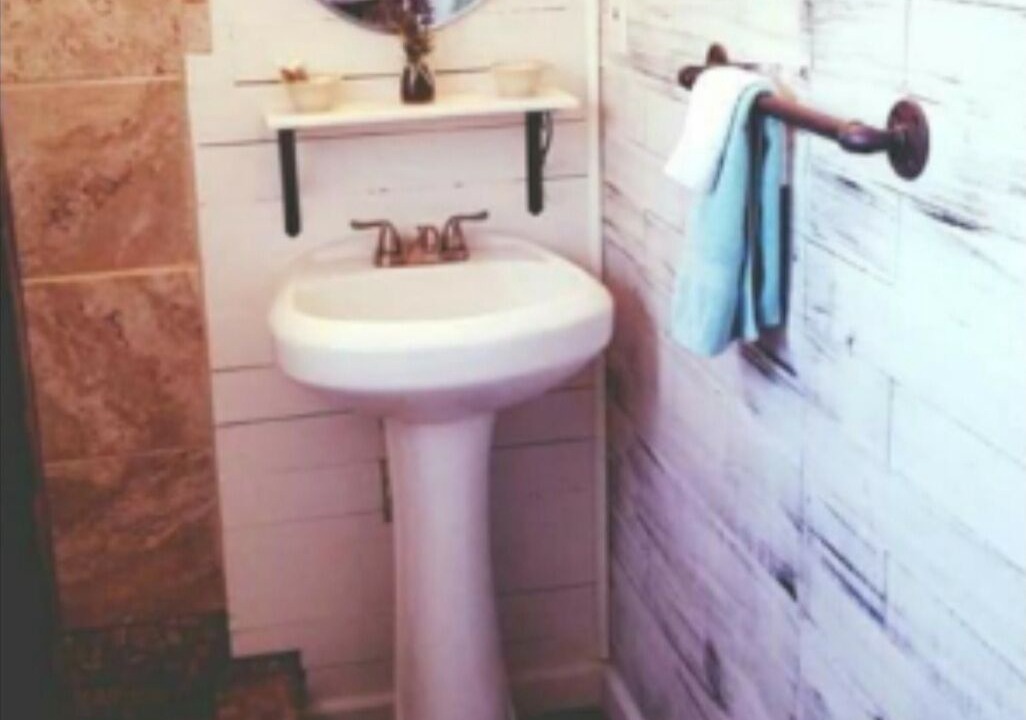 Photo of Bathroom in Red Bluff
