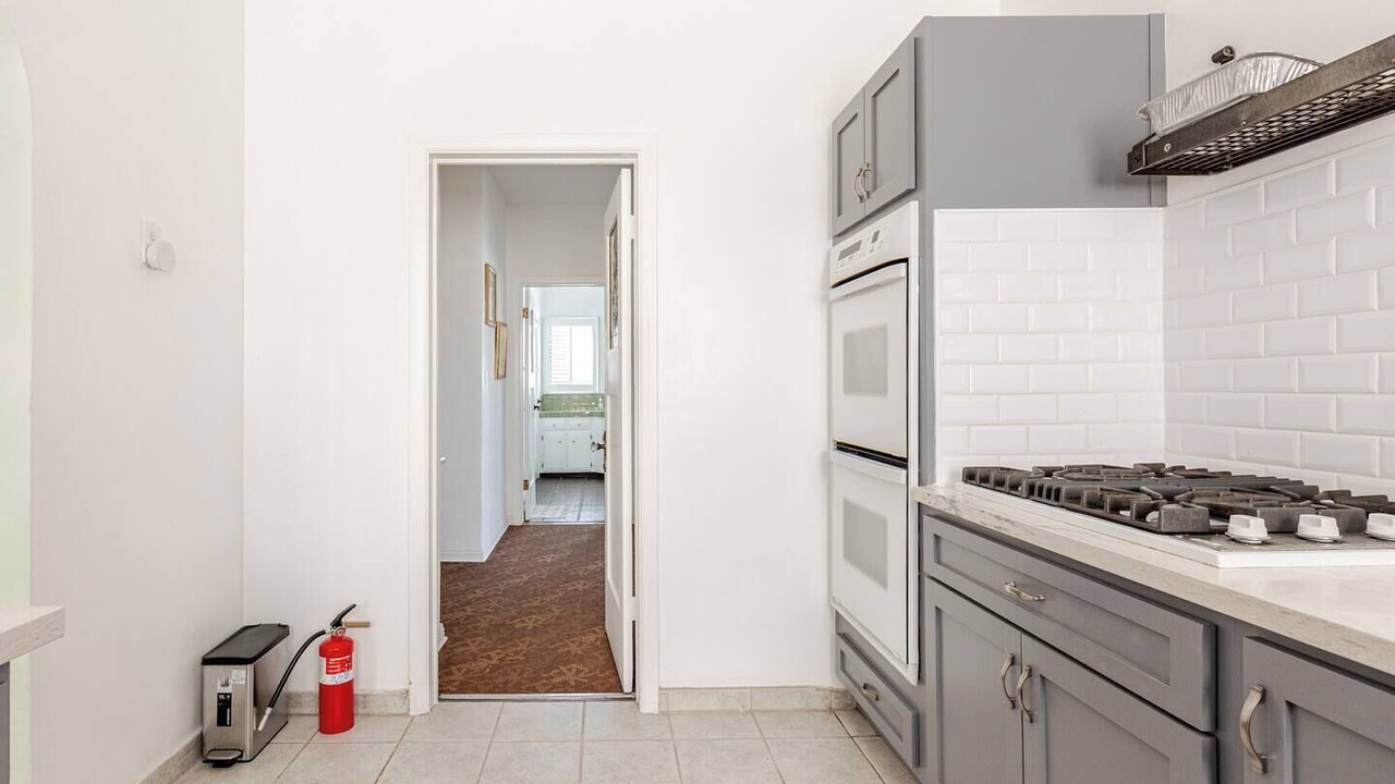 Photo of Kitchen in Mid-Wilshire