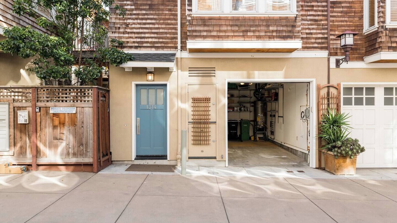 Photo of Outdoor in Cathedral Hill