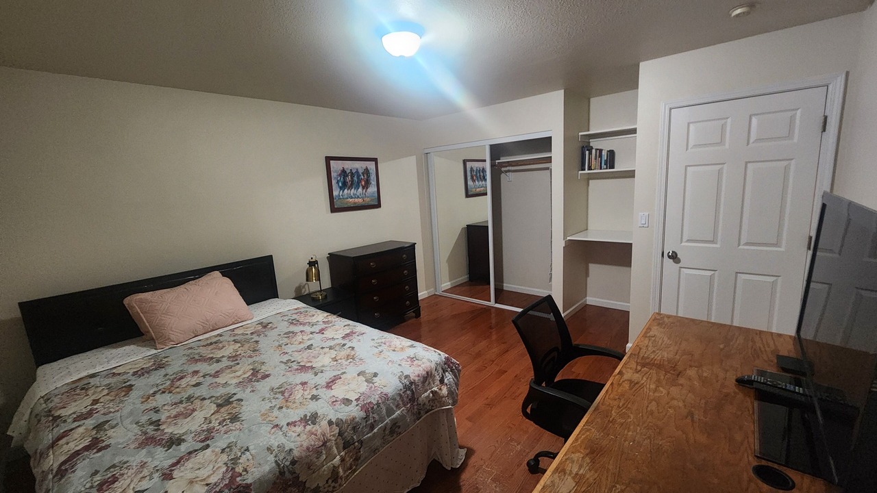 Photo of Bedroom in Saratoga