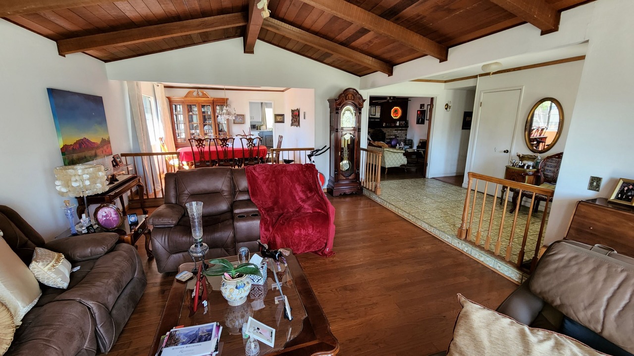 Photo of Livingroom in Saratoga