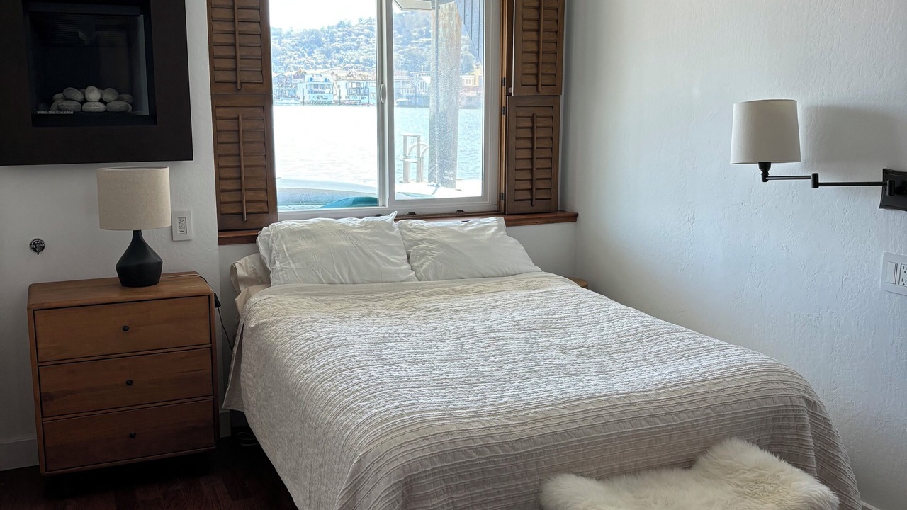 Photo of Bedroom in Marin City