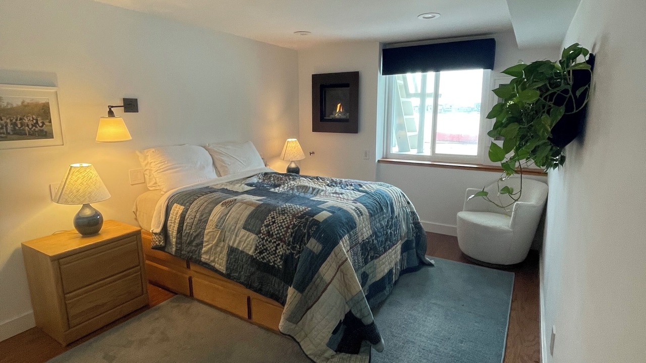 Photo of Bedroom in Marin City