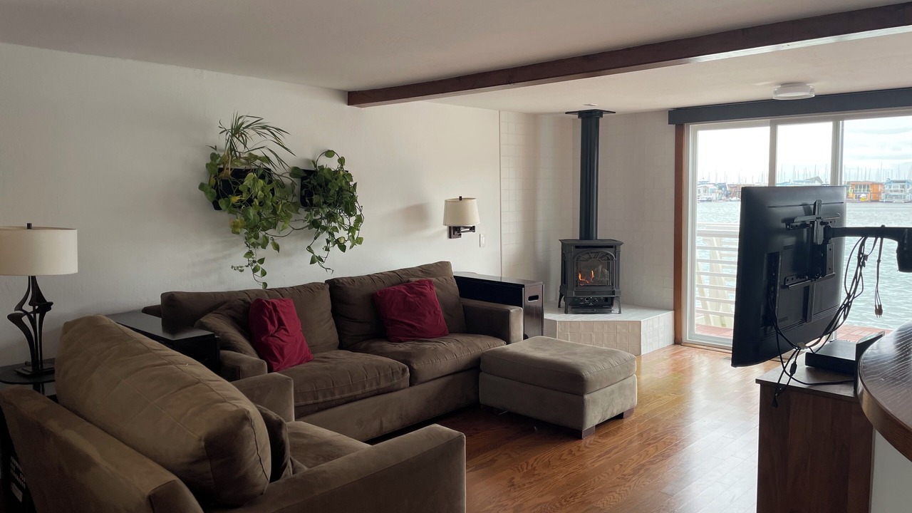 Photo of Livingroom in Marin City