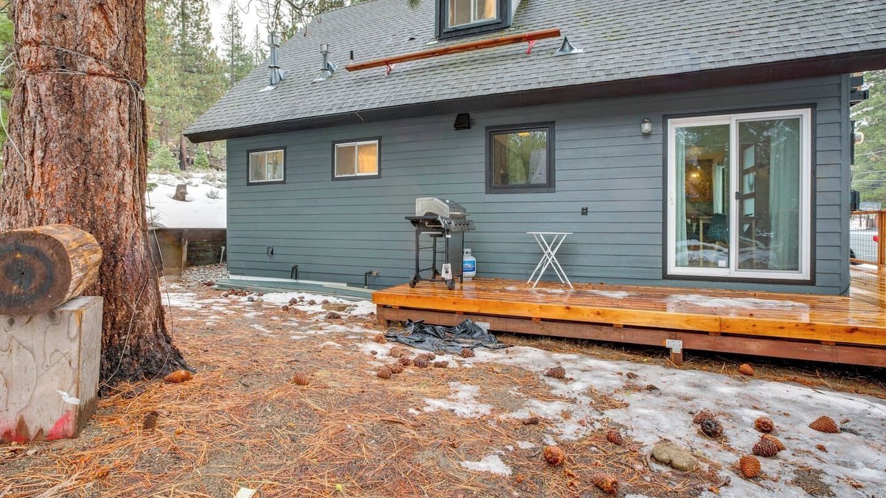 Photo of Patio Balcony in Christmas Valley