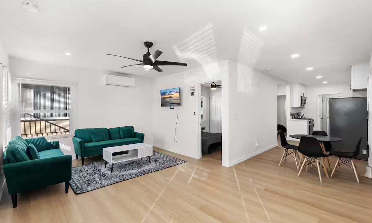 Photo of Livingroom in Corridor