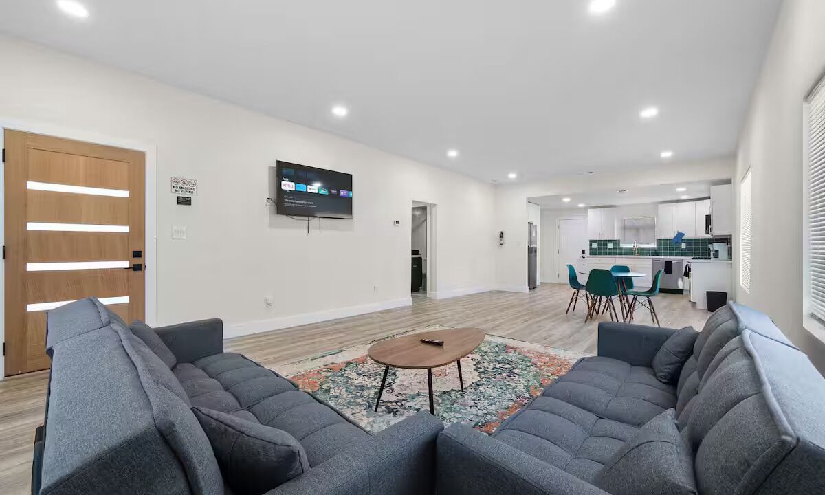 Photo of Livingroom in Central Escondido