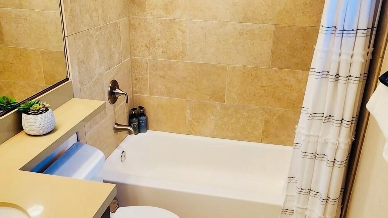 Photo of Bathroom in Thousand Oaks