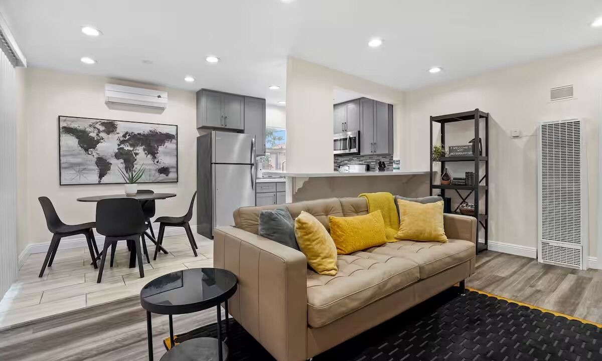 Photo of Livingroom in Belmont Heights