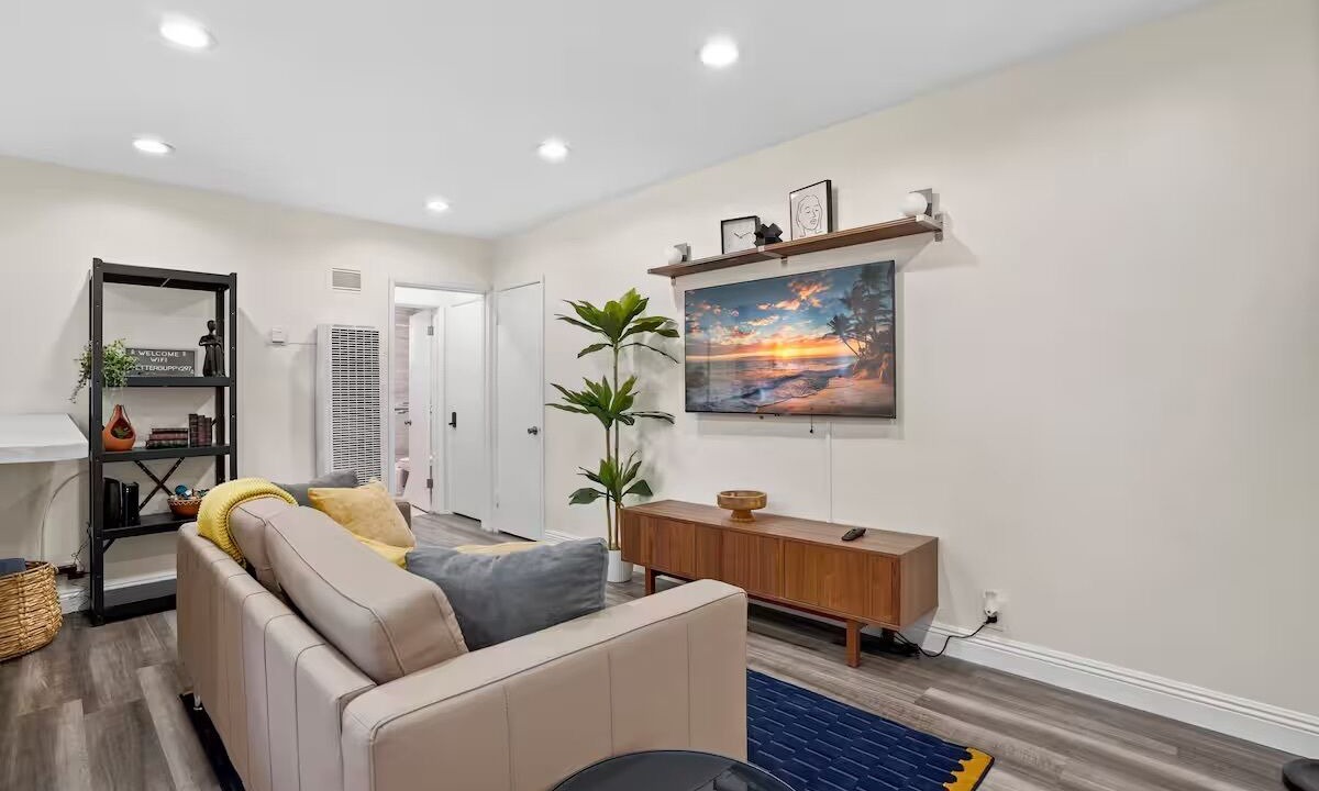 Photo of Livingroom in Belmont Heights