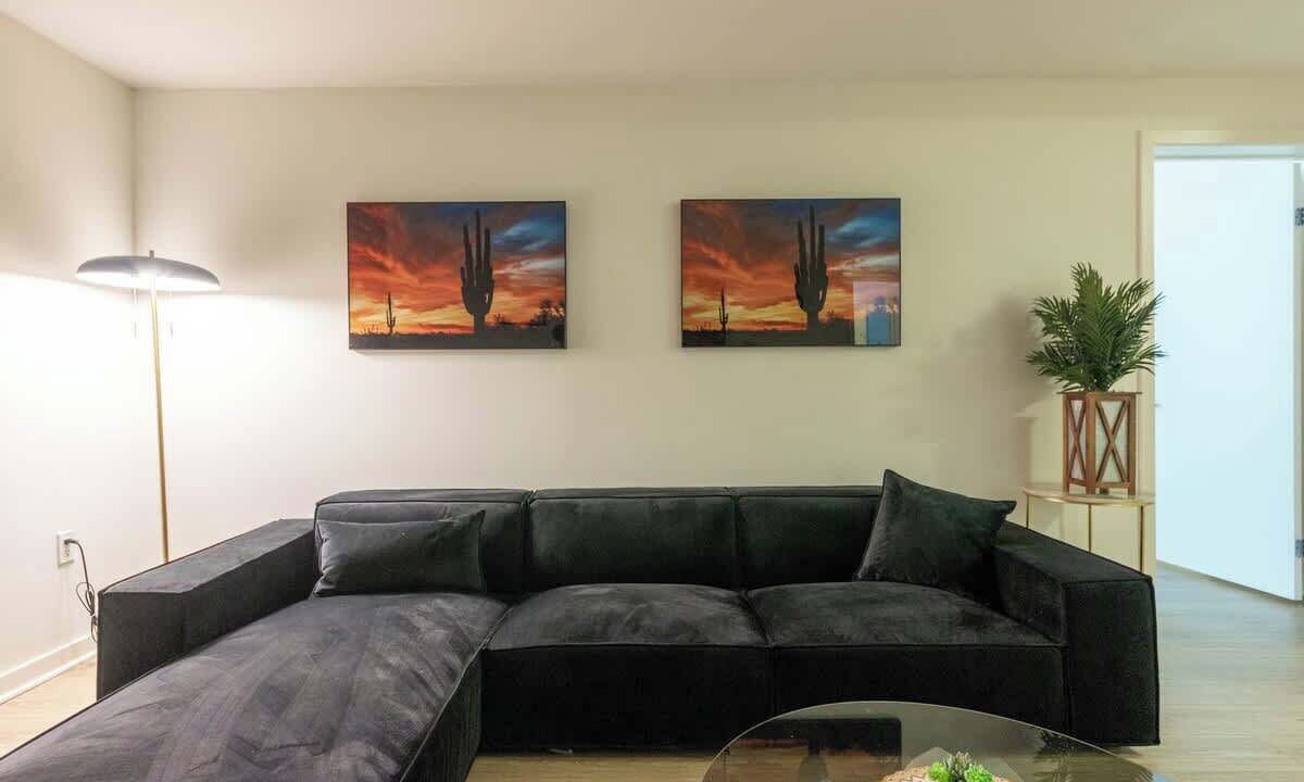 Photo of Livingroom in Downtown