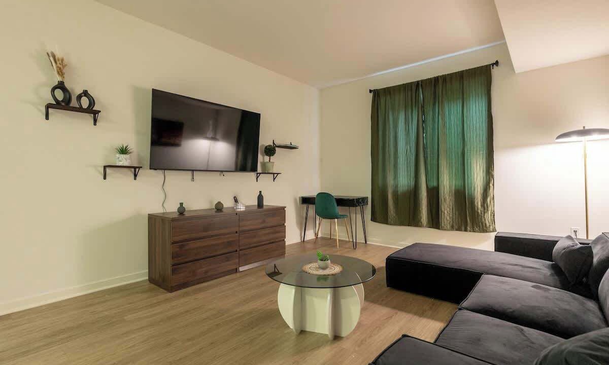 Photo of Livingroom in Downtown