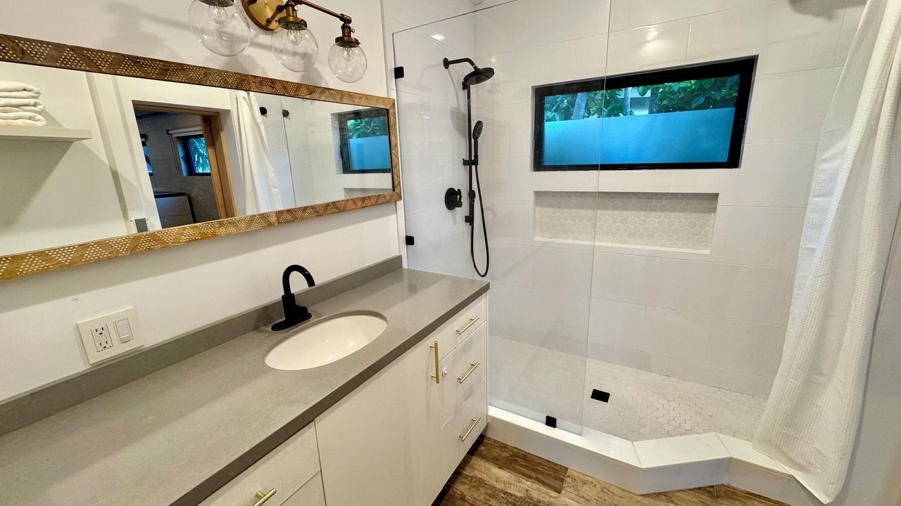 Photo of Bathroom in Lantern District