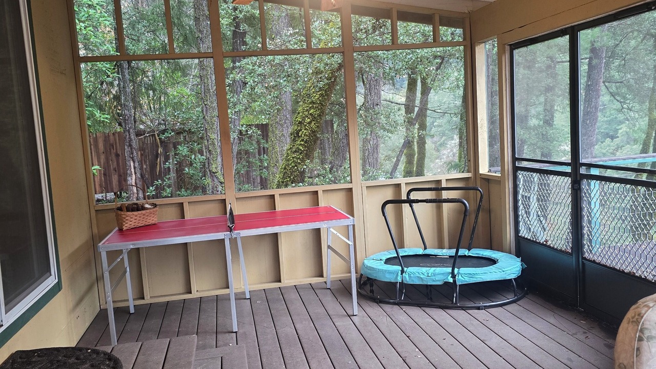 Photo of Patio Balcony in Salyer