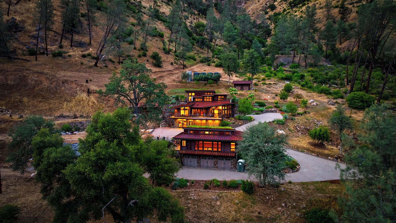 Photo of Outdoor in El Portal