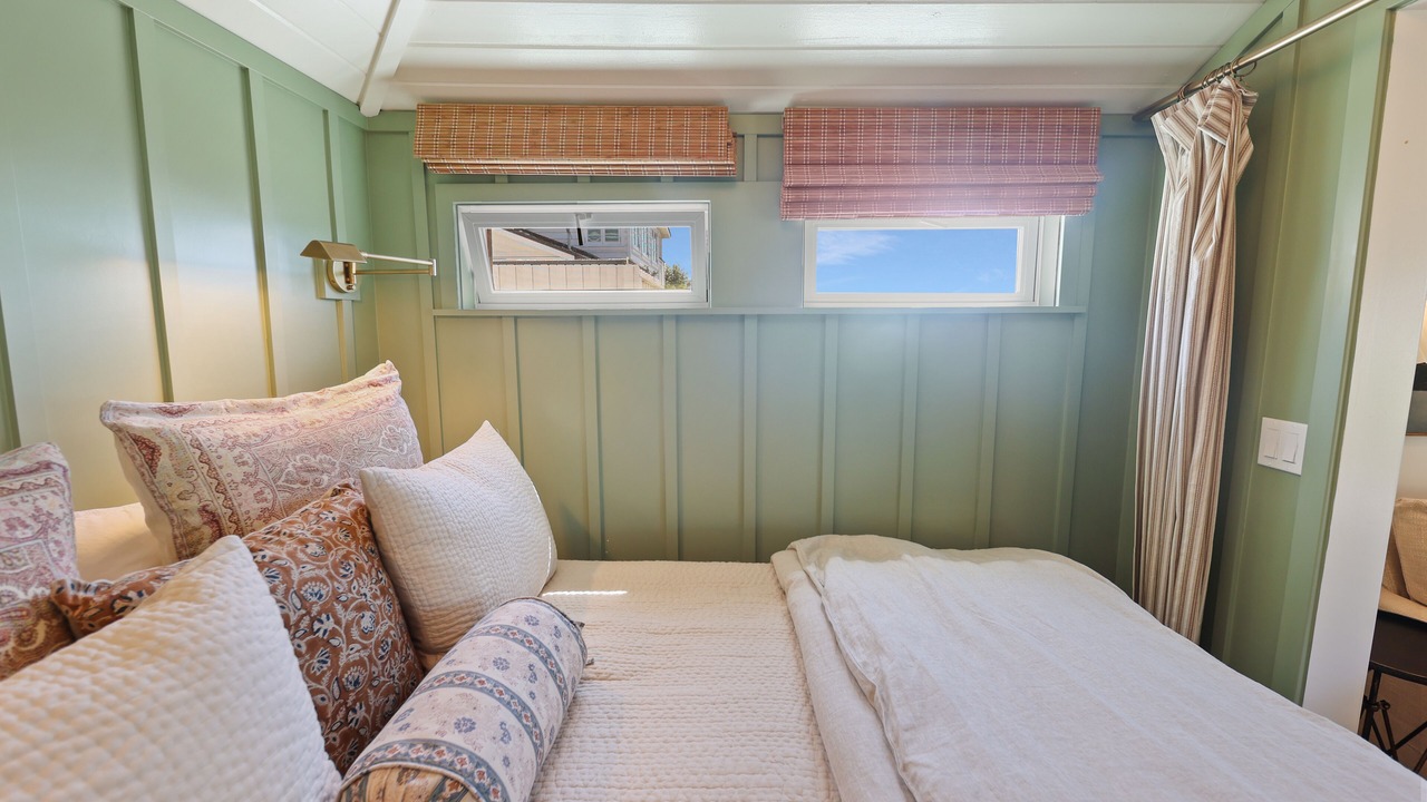 Photo of Bedroom in Laguna Beach