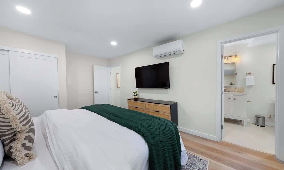 Photo of Bedroom in Mission Hills