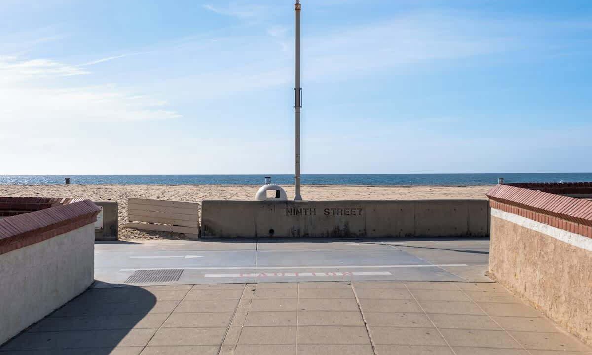 Photo of Others in Hermosa Beach