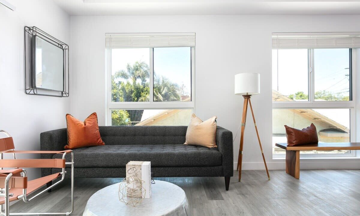 Photo of Livingroom in Mid City