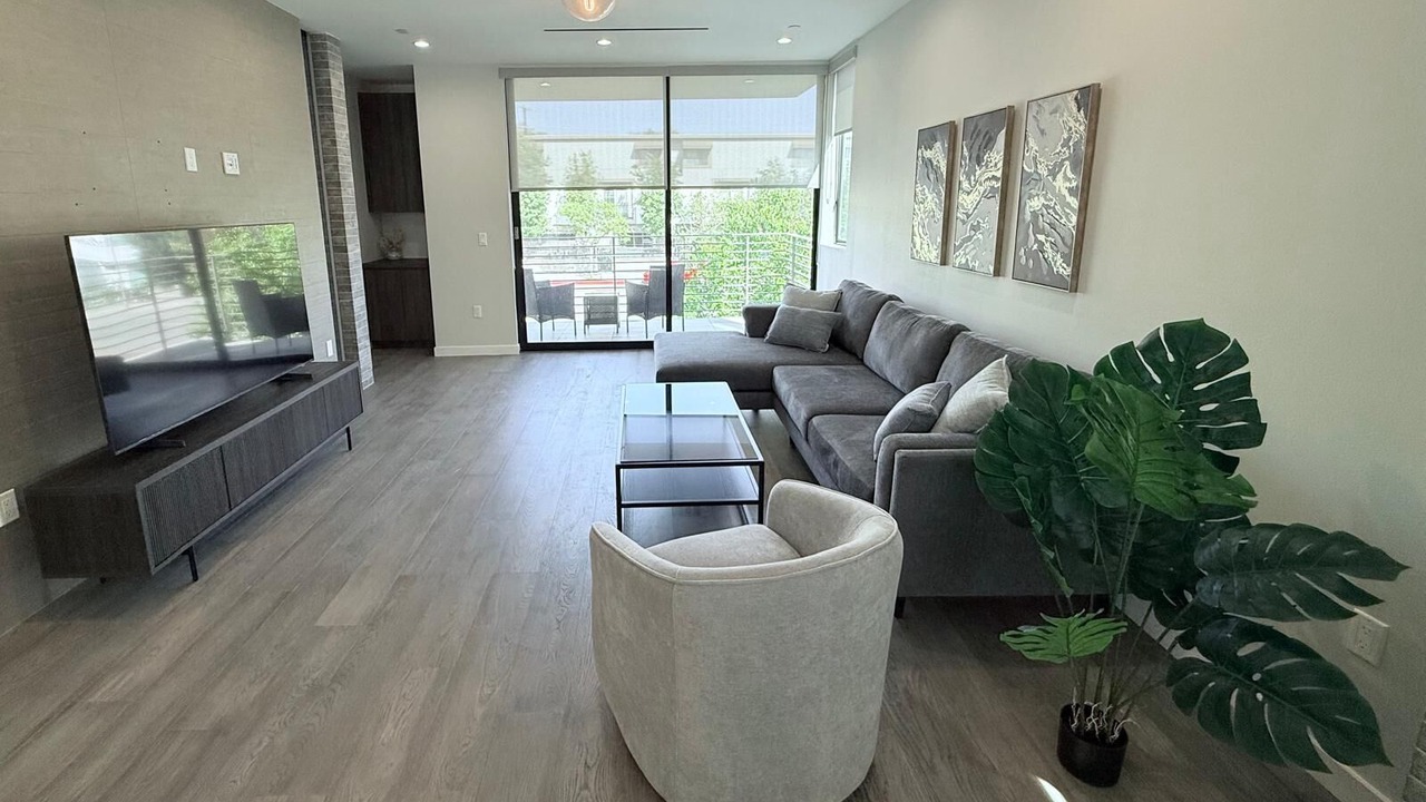 Photo of Livingroom in Valley Village