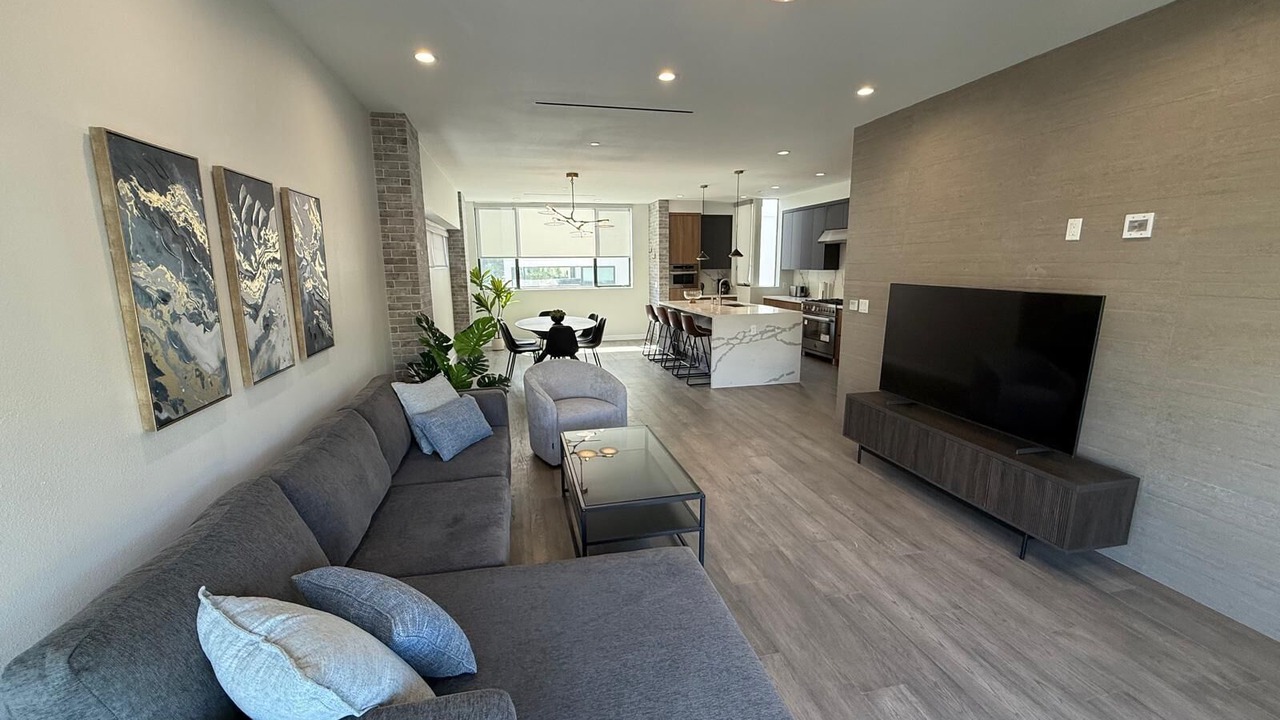 Photo of Livingroom in Valley Village