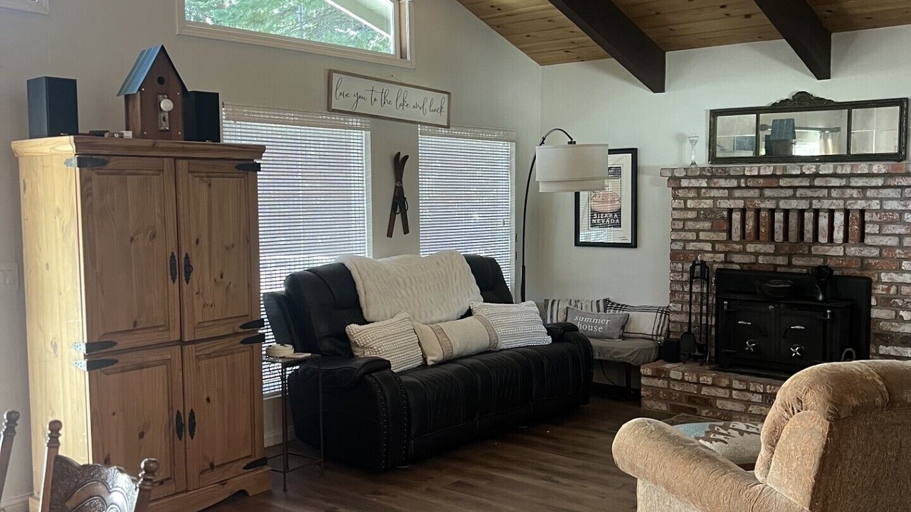 Photo of Livingroom in Lake Almanor West