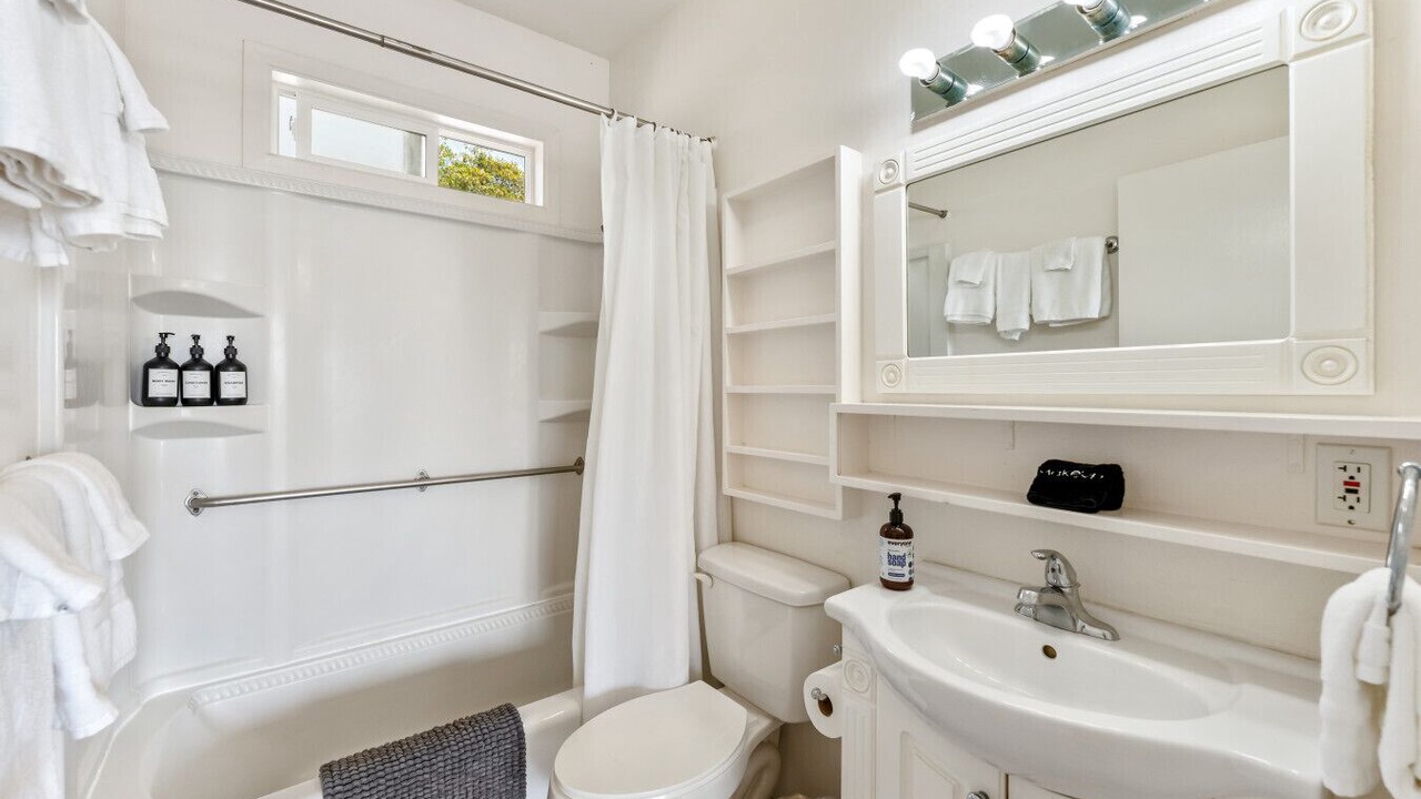 Photo of Bathroom in Summerland